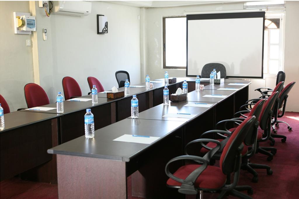 יאנגון Queen'S Park Hotel מראה חיצוני תמונה
