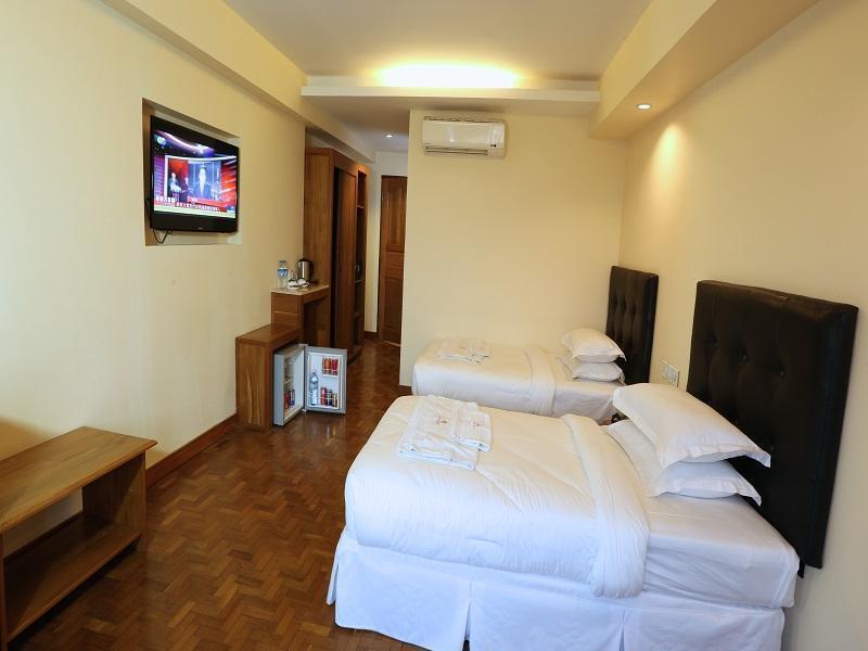 יאנגון Queen'S Park Hotel מראה חיצוני תמונה