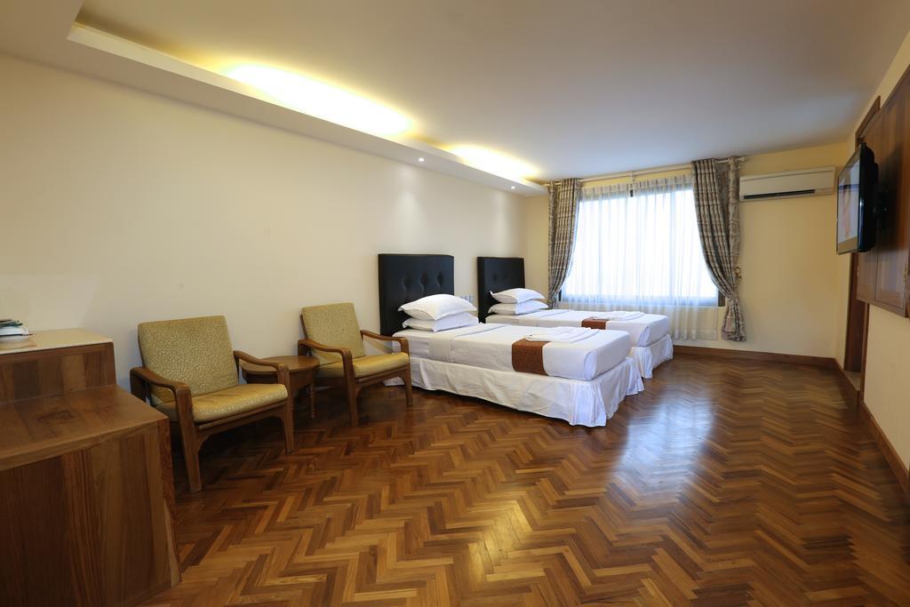 יאנגון Queen'S Park Hotel מראה חיצוני תמונה