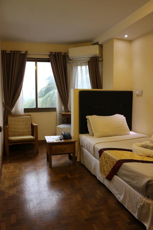 יאנגון Queen'S Park Hotel מראה חיצוני תמונה