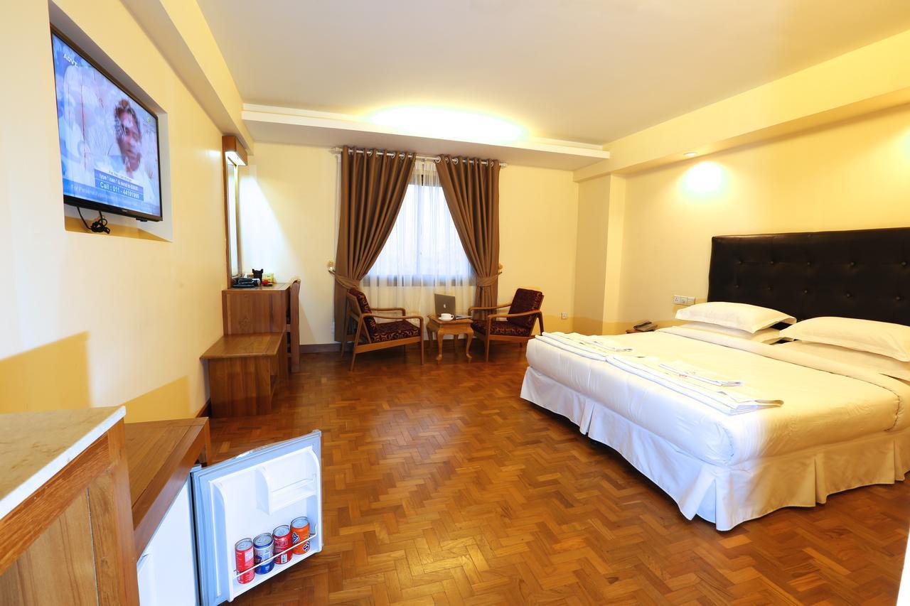 יאנגון Queen'S Park Hotel מראה חיצוני תמונה