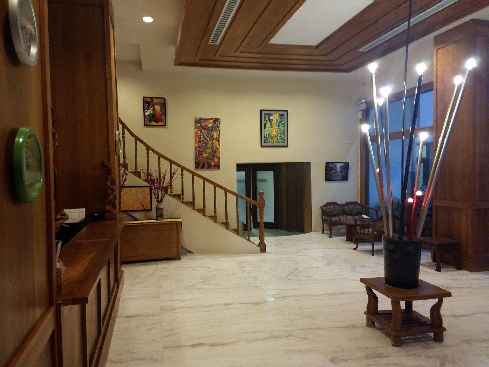 יאנגון Queen'S Park Hotel מראה חיצוני תמונה