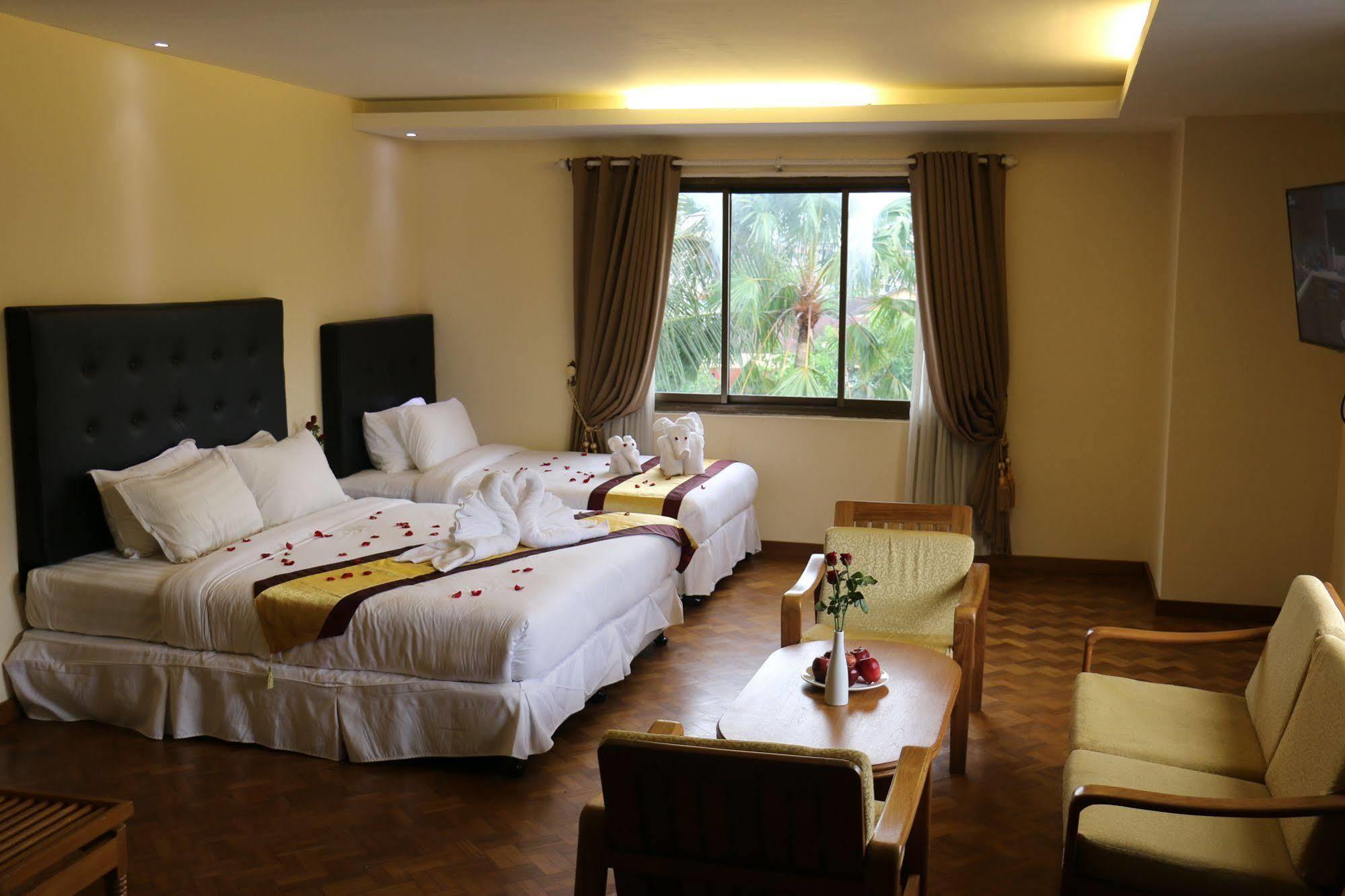 יאנגון Queen'S Park Hotel מראה חיצוני תמונה