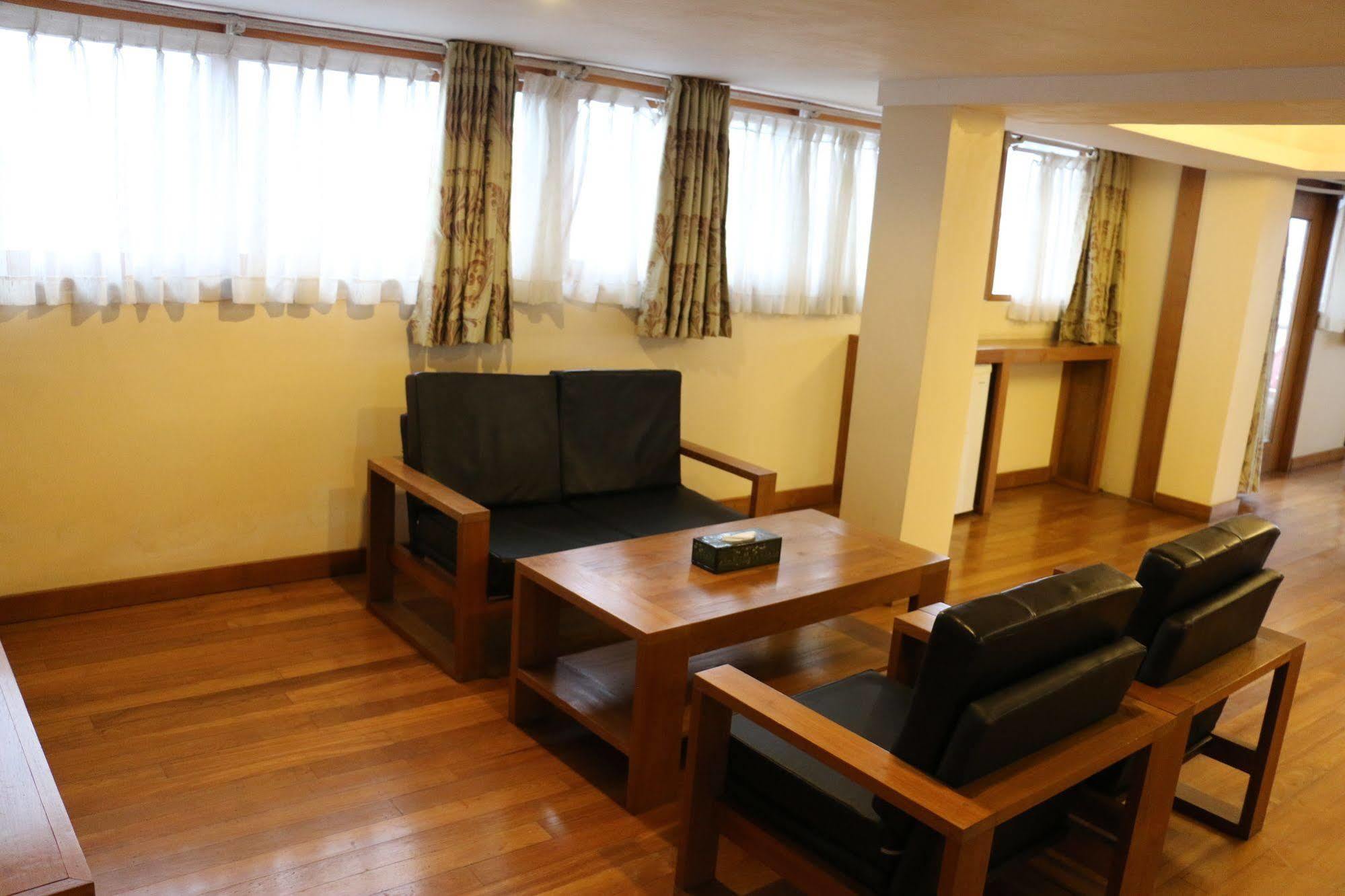 יאנגון Queen'S Park Hotel מראה חיצוני תמונה