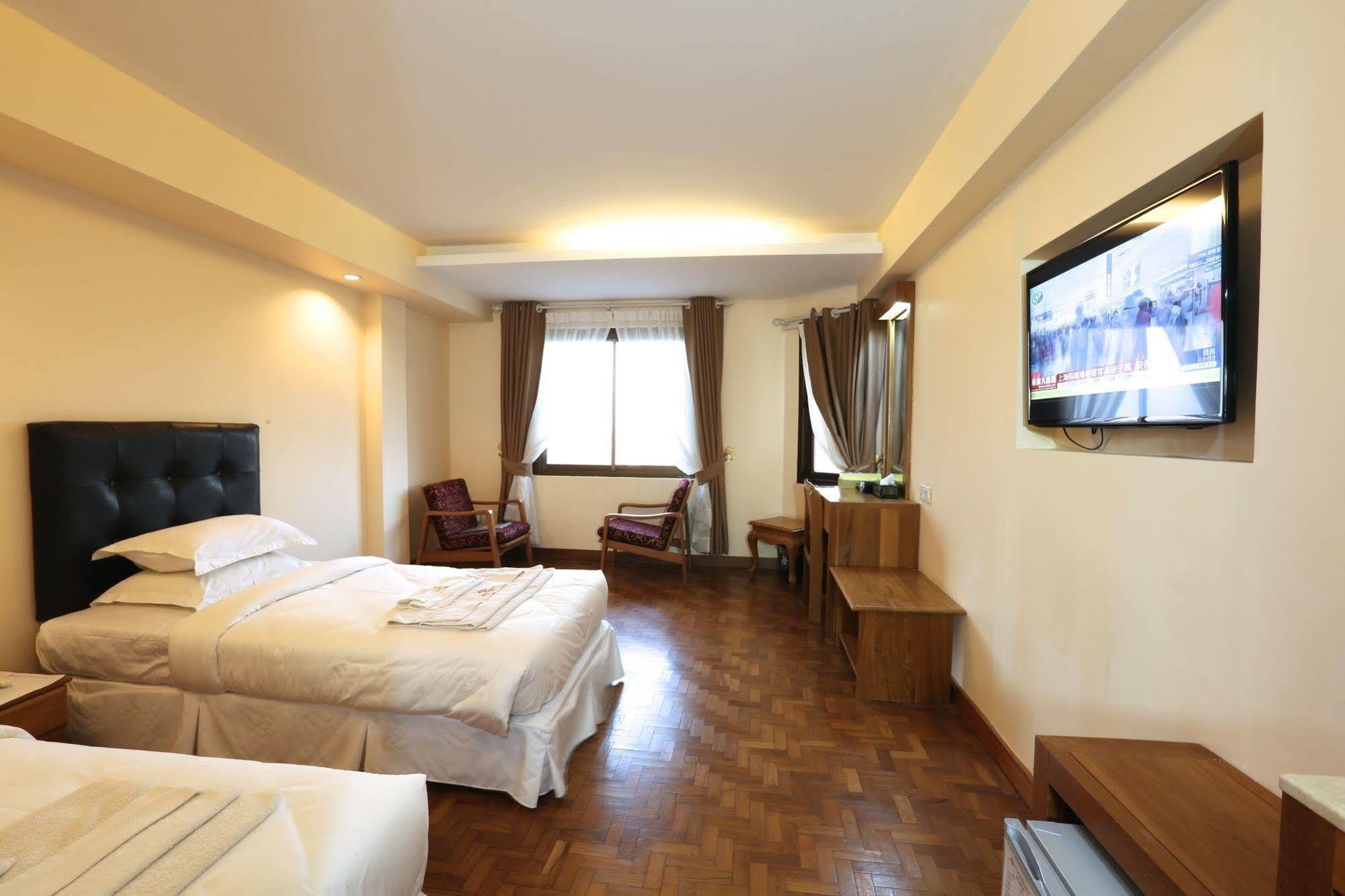 יאנגון Queen'S Park Hotel מראה חיצוני תמונה