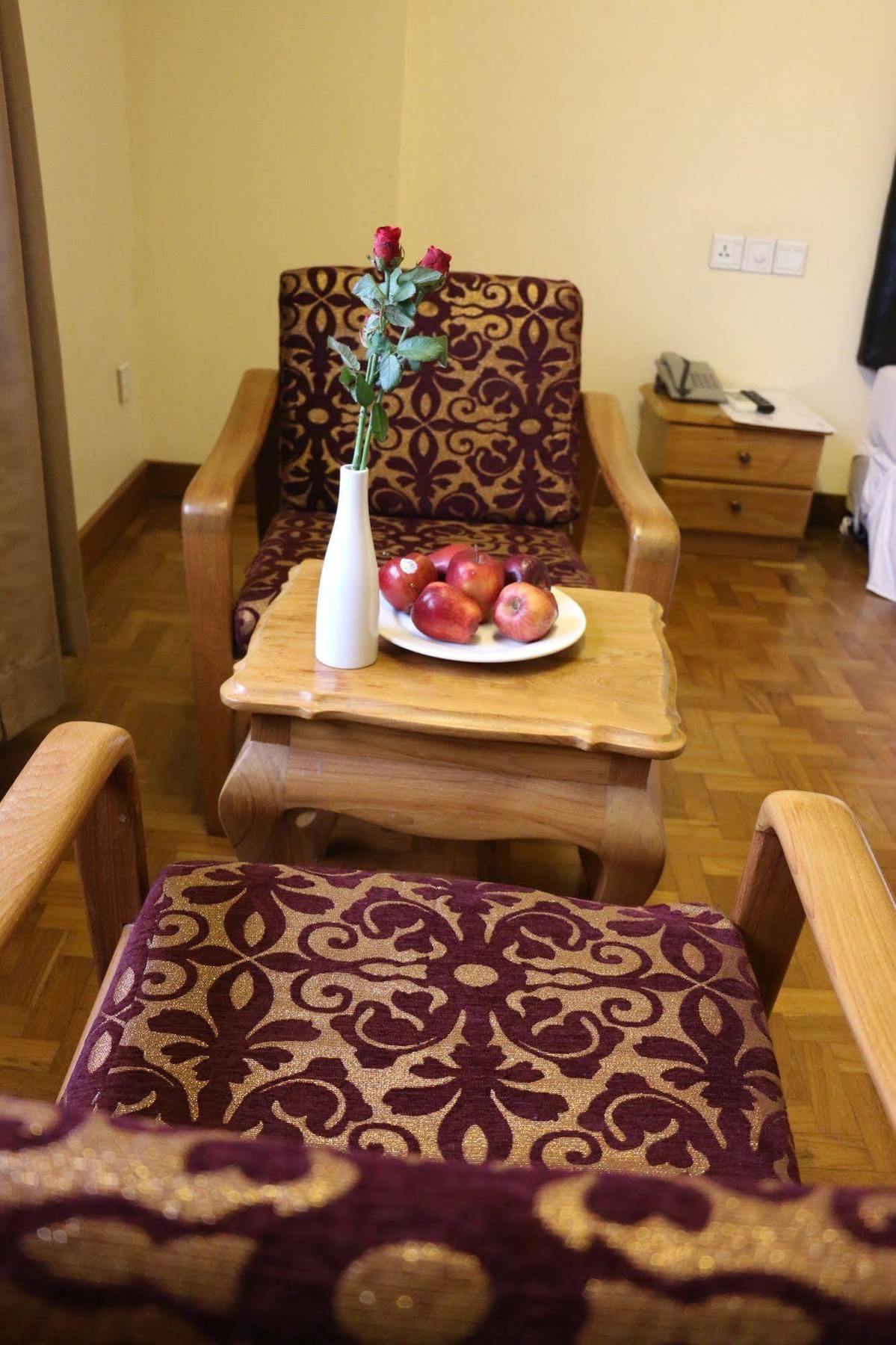 יאנגון Queen'S Park Hotel מראה חיצוני תמונה